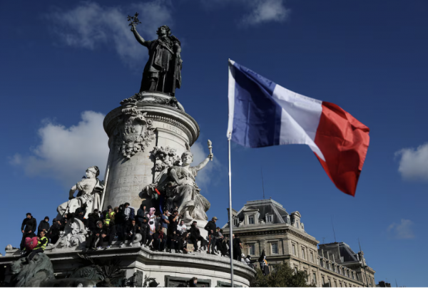 Crece la tensión en Francia: disturbios, saqueos y más de 270 detenidos en una nueva jornada de violentas protestas